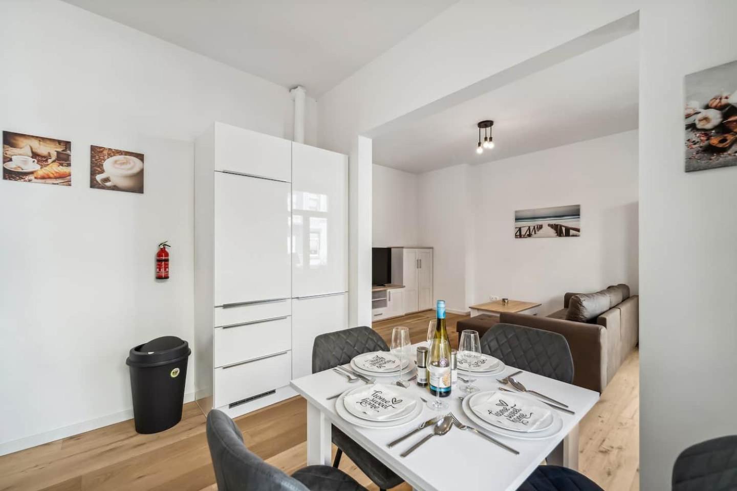 Infinity Stay Ferienapartments Rheinstrasse Wilhelmshaven Bagian luar foto