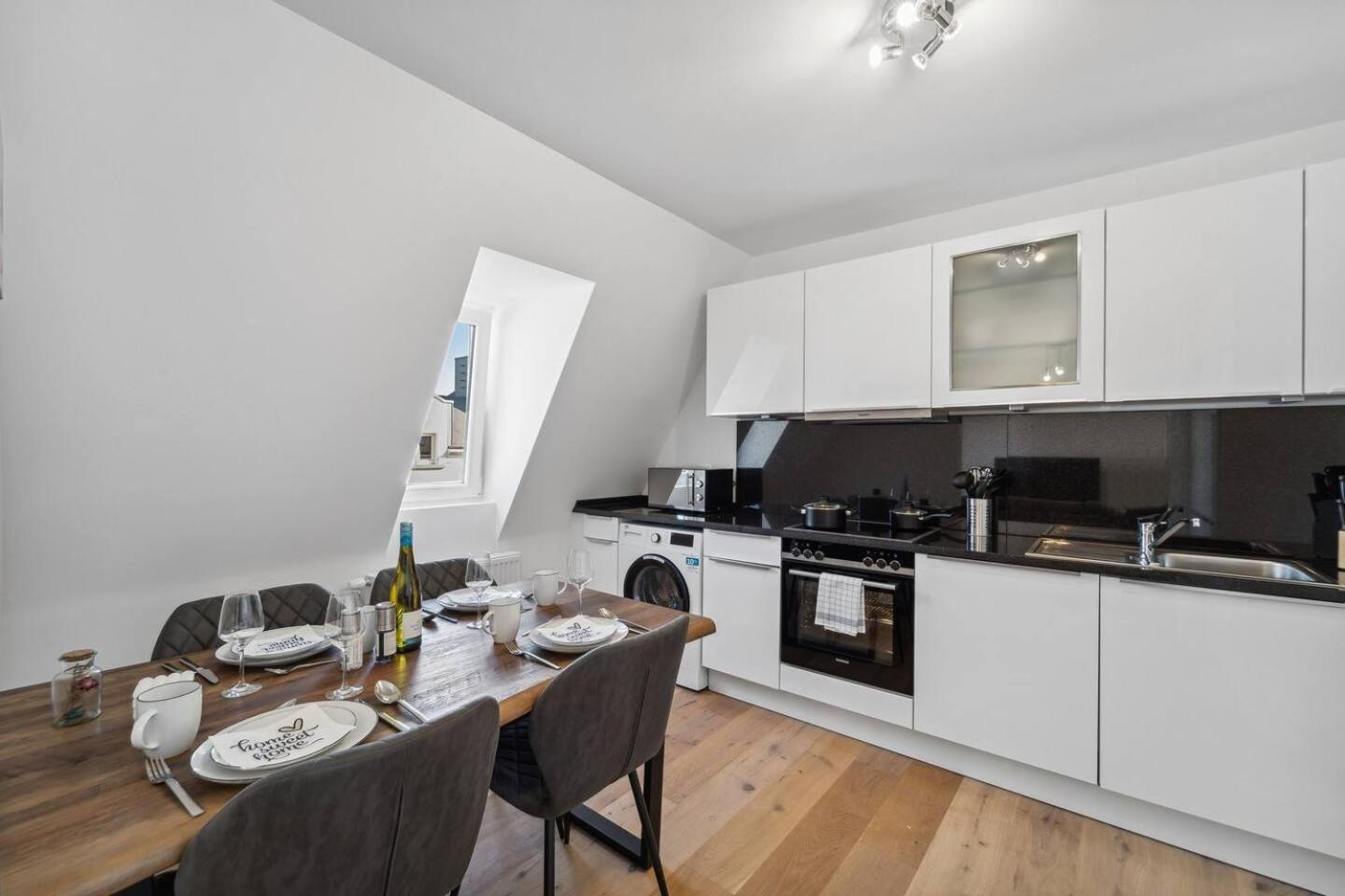 Infinity Stay Ferienapartments Rheinstrasse Wilhelmshaven Bagian luar foto